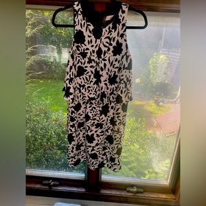 Ann Taylor Loft size 8 dress- white beige and black GUC above knee